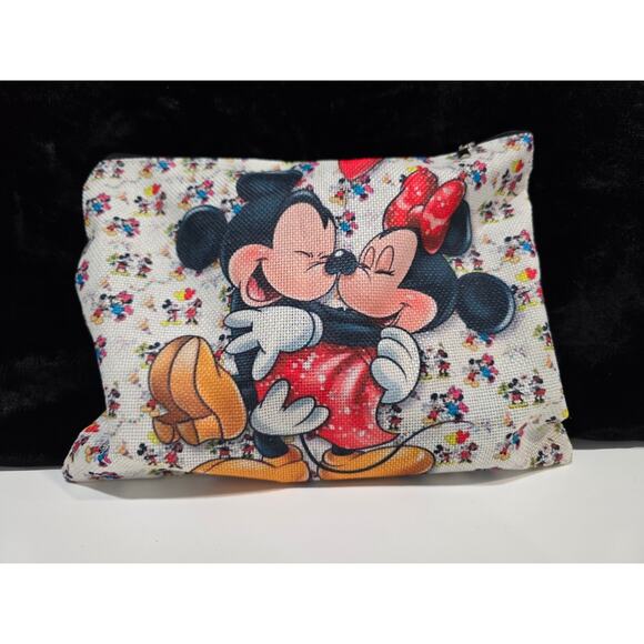 PenGwensPosh Pick-a-Packed Pouch #4-Over $125 Retail Value! - Picture 2 of 5